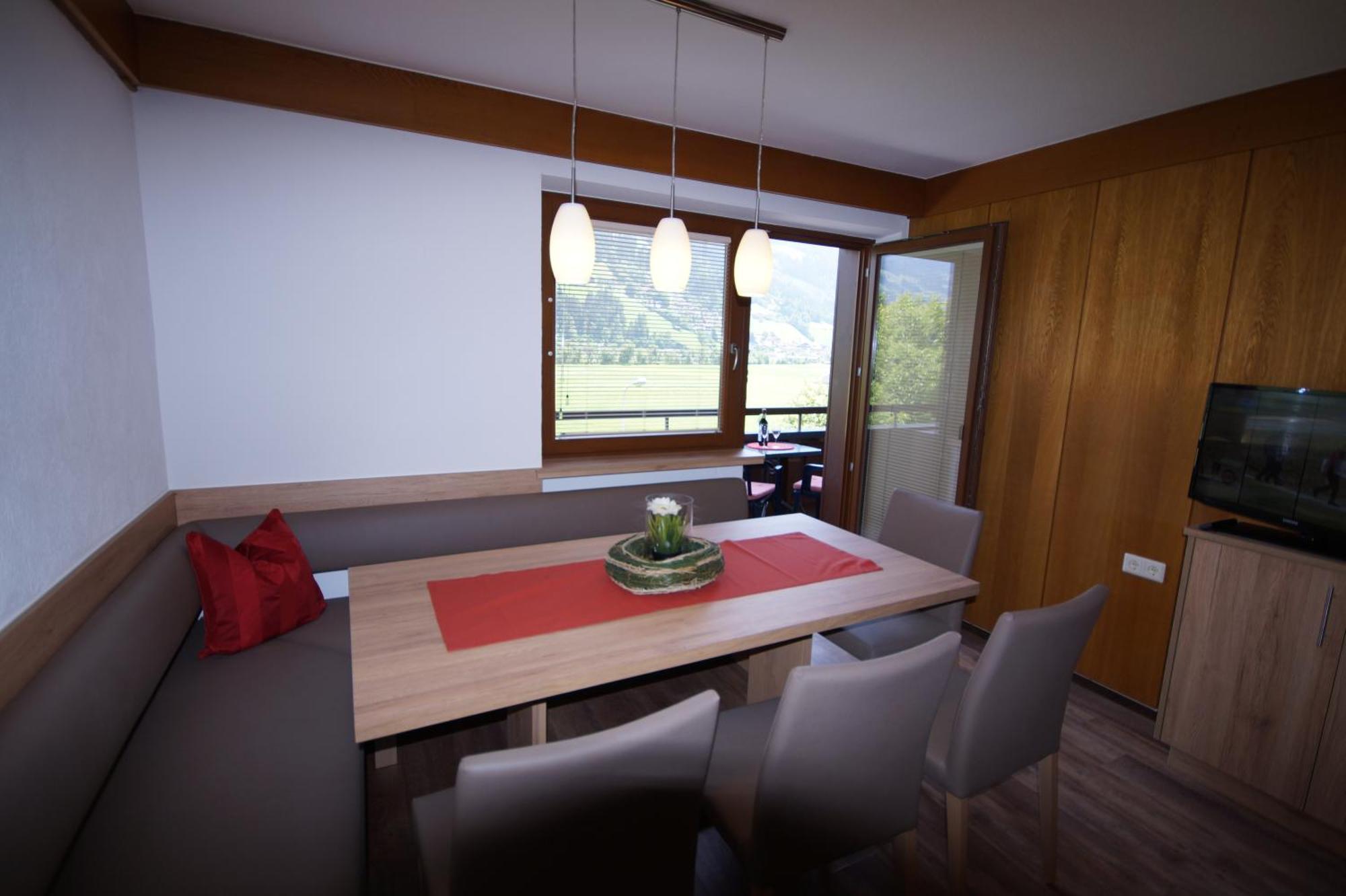Appartement Gaestehaus Aloisia Hippach Exteriör bild