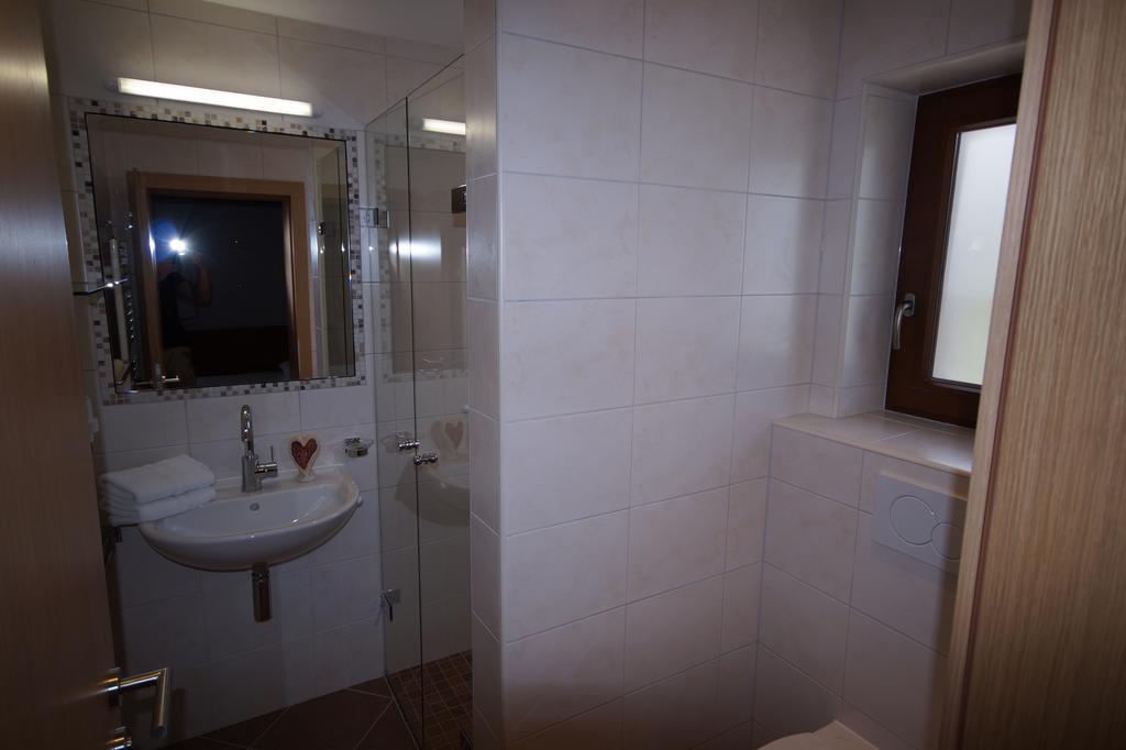 Appartement Gaestehaus Aloisia Hippach Exteriör bild