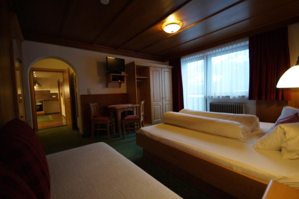 Appartement Gaestehaus Aloisia Hippach Exteriör bild