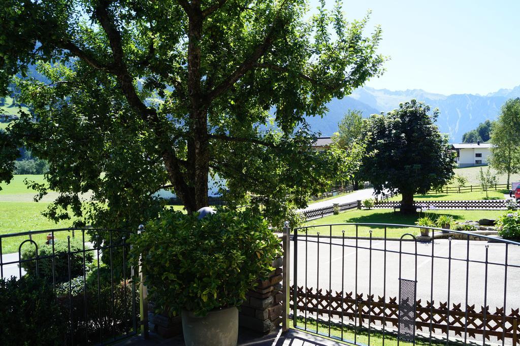 Appartement Gaestehaus Aloisia Hippach Exteriör bild